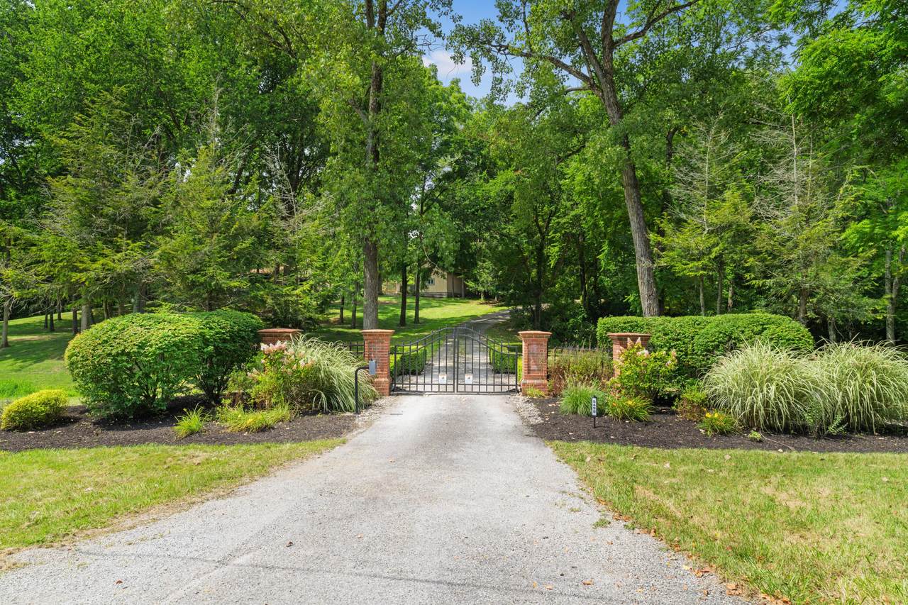 5455 Plantation Road - Photo 1