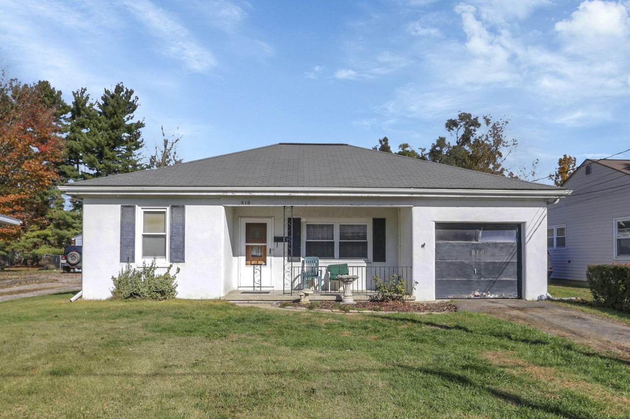 810 Walker Street - Photo 1