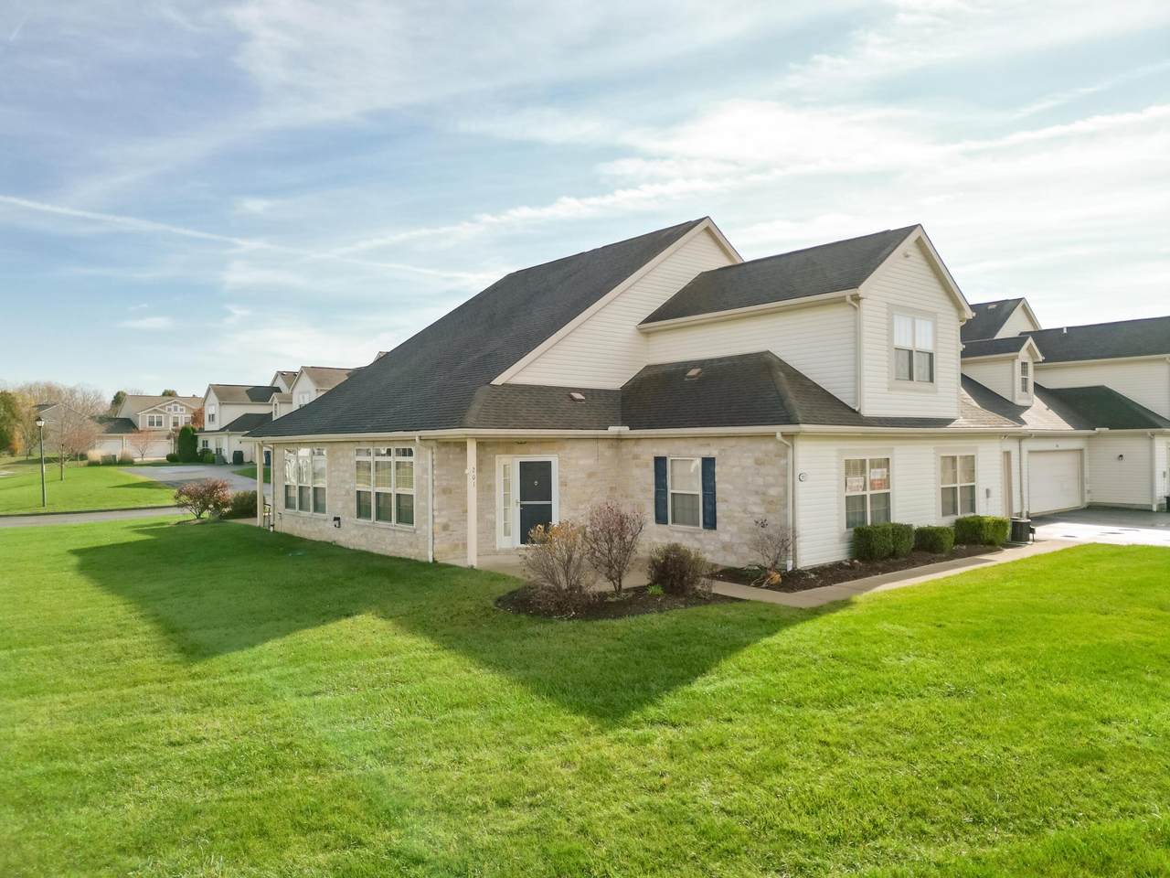 201 Willow Trail Drive - Photo 1