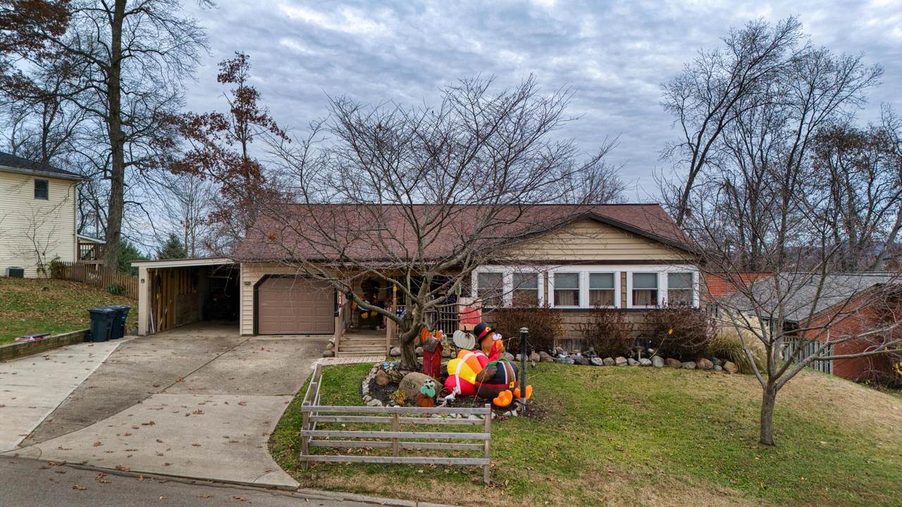 145 Alameda Court - Photo 1