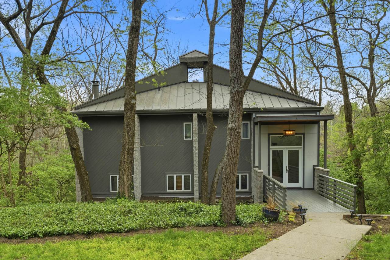 7985 Riverside Drive - Photo 1