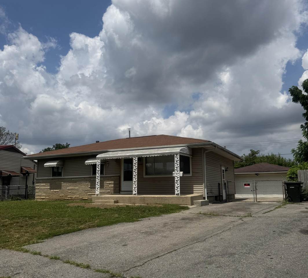 2480 Vanderberg Avenue - Photo 1