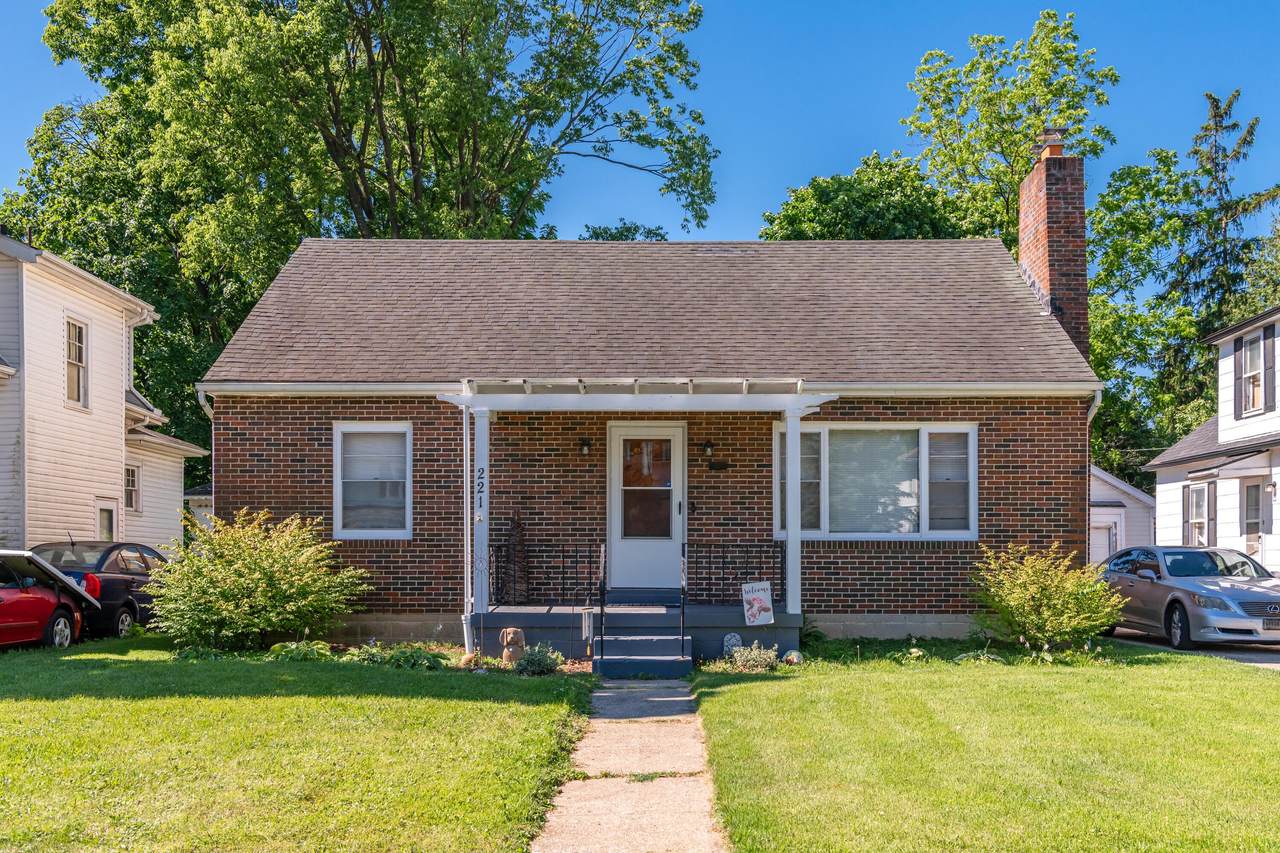 221 Parkwood Avenue - Photo 1