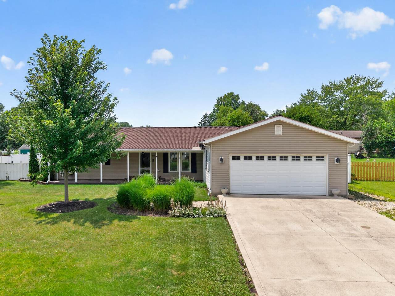 15753 Valleyview Drive - Photo 1