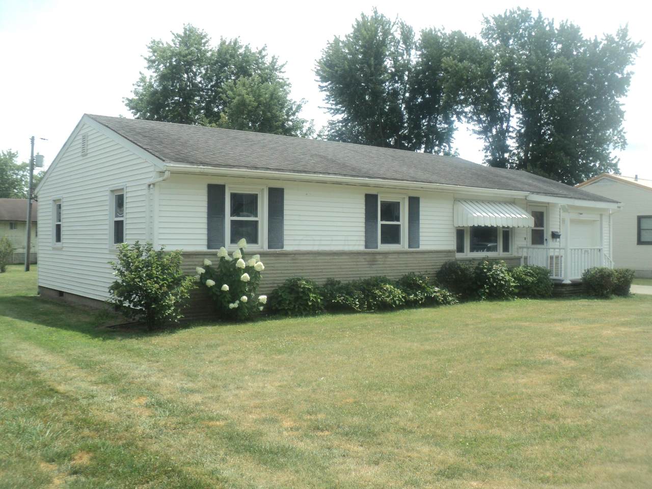 1005 Golfview Drive - Photo 1