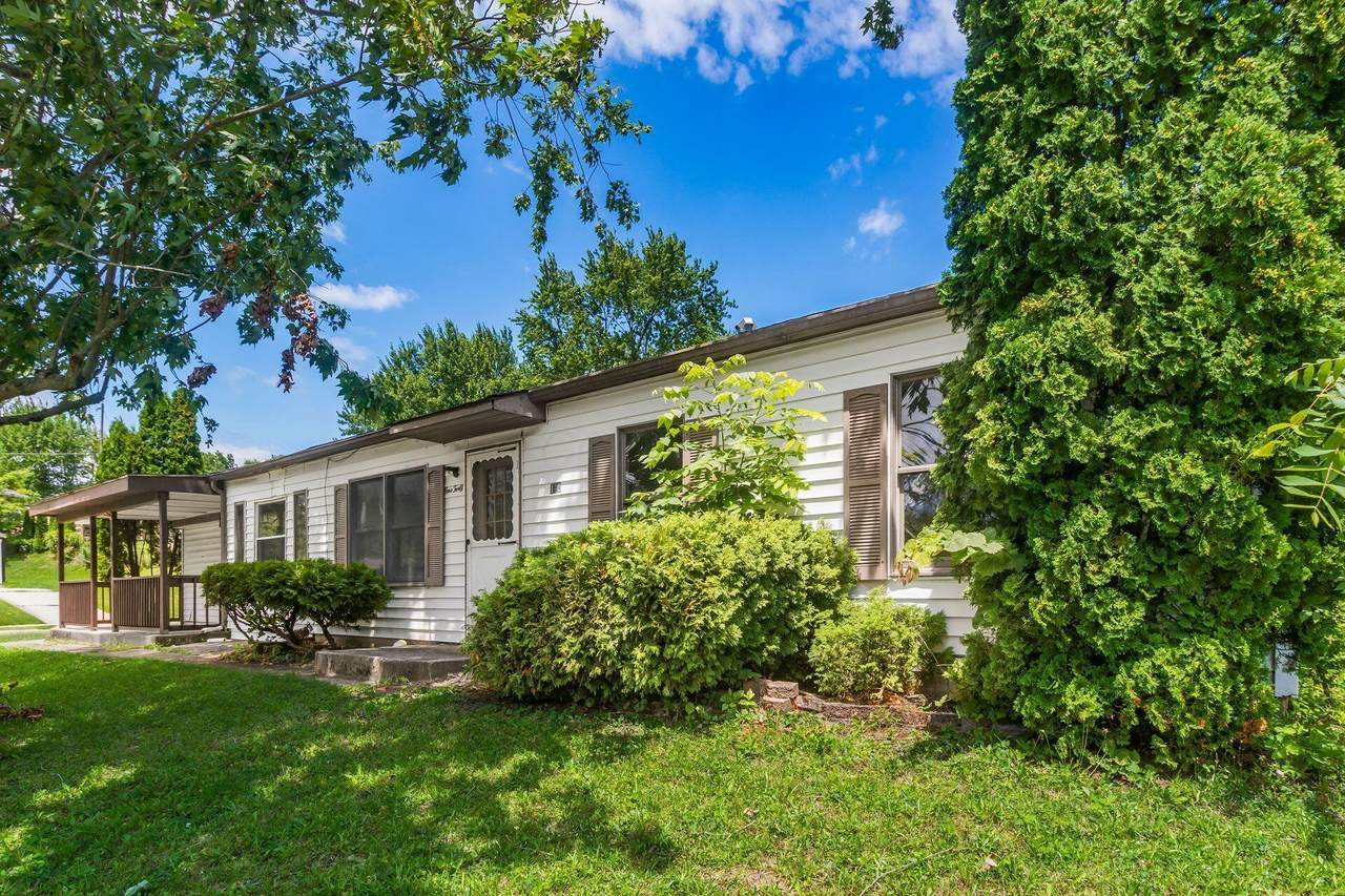 140 Parkside Drive - Photo 1