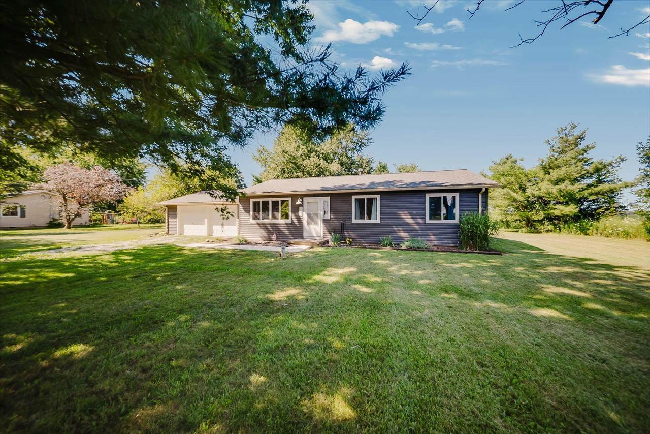4633 Steamtown Road - Photo 1