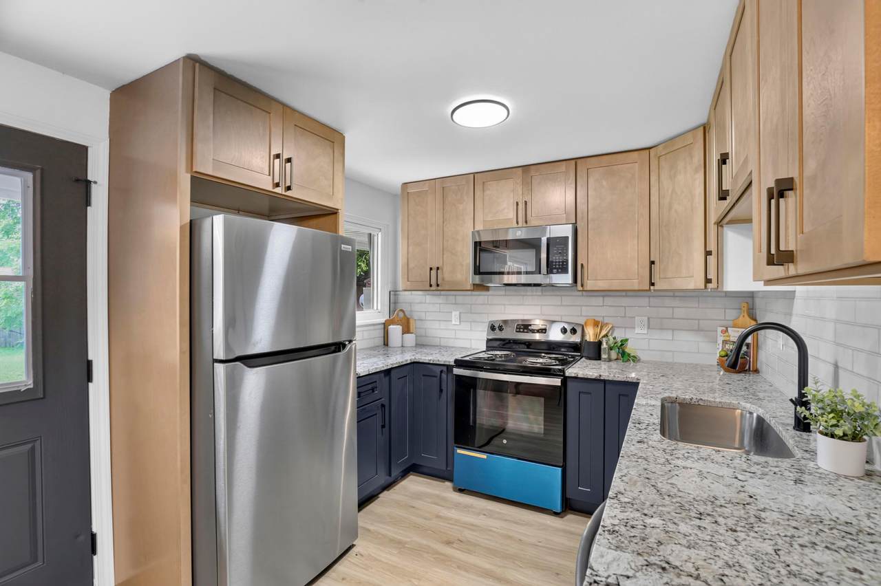 930 Stephen Drive - Photo 1