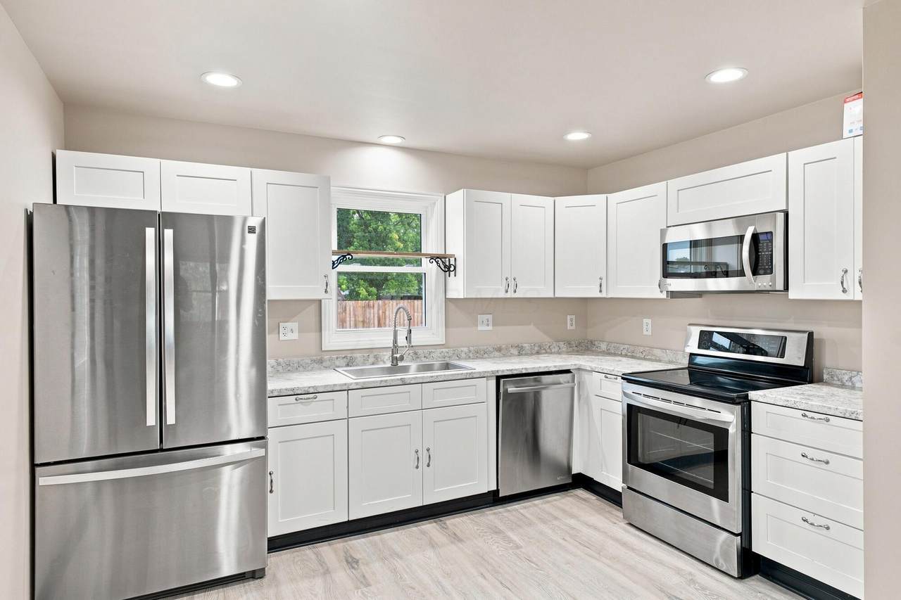 109 Dover Road - Photo 1