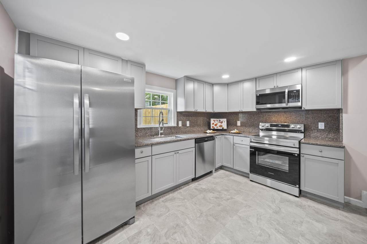 555 South Lane - Photo 1