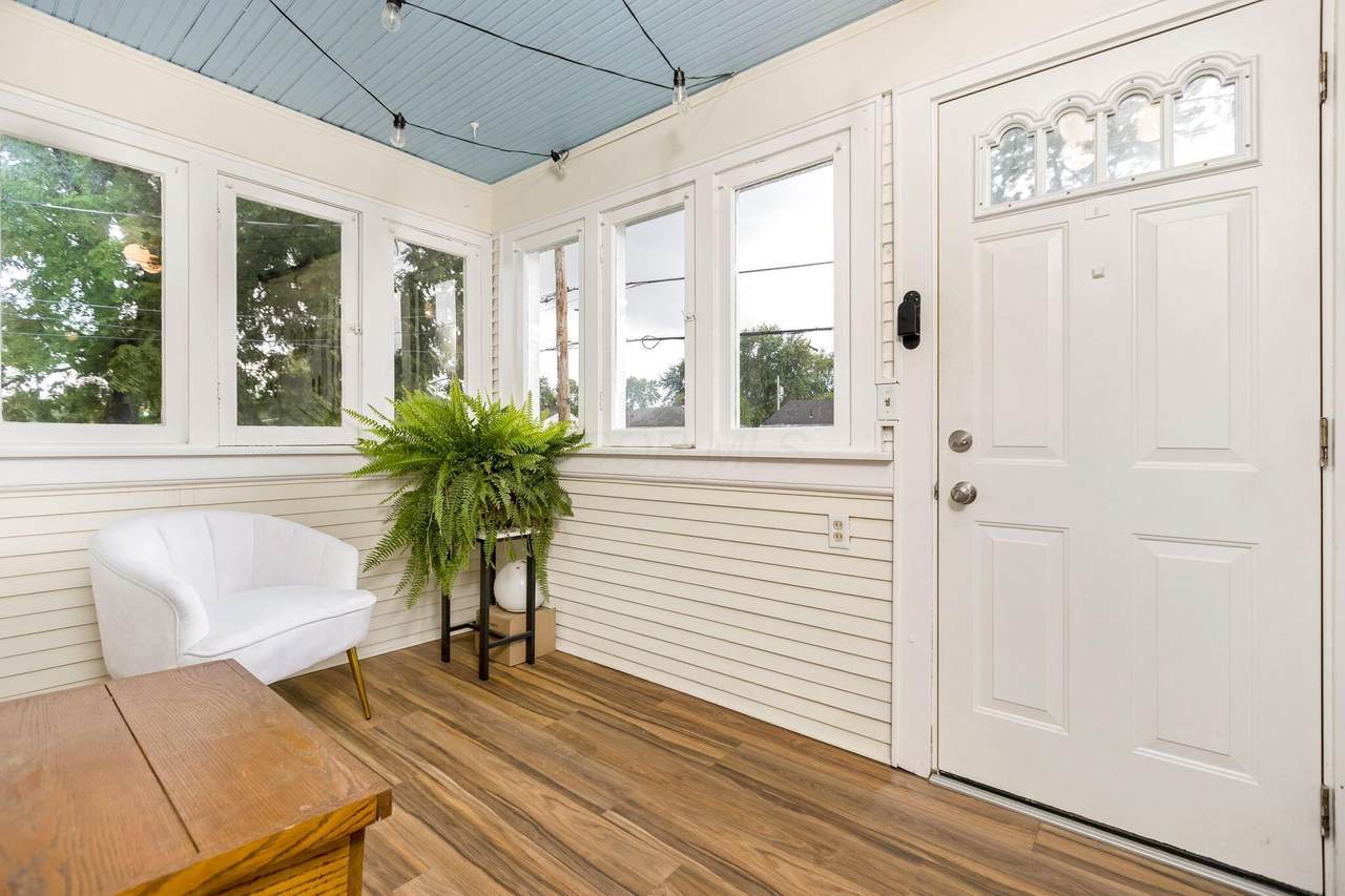 2908 Fairwood Avenue - Photo 1