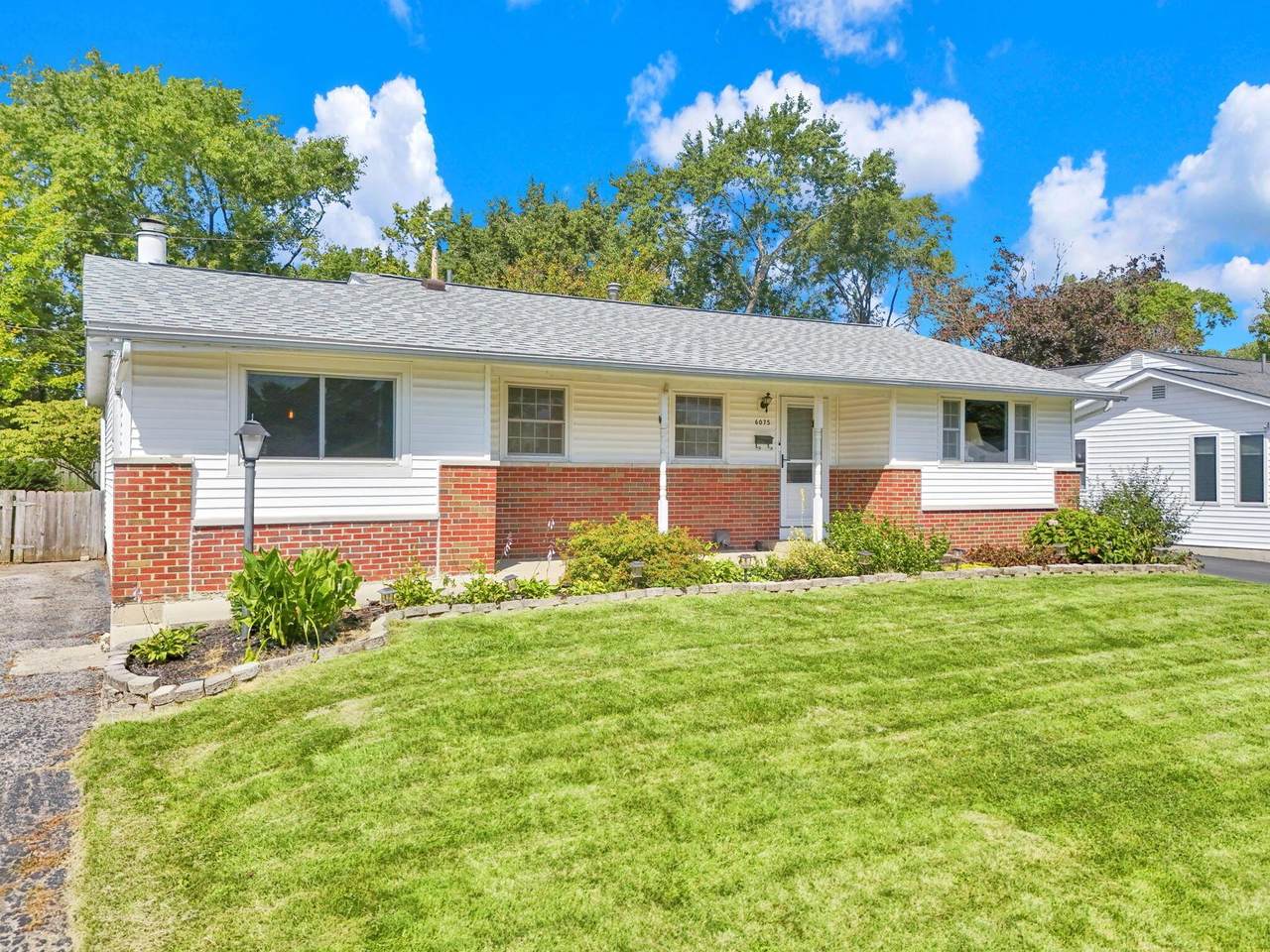 6075 Burnley Square - Photo 1