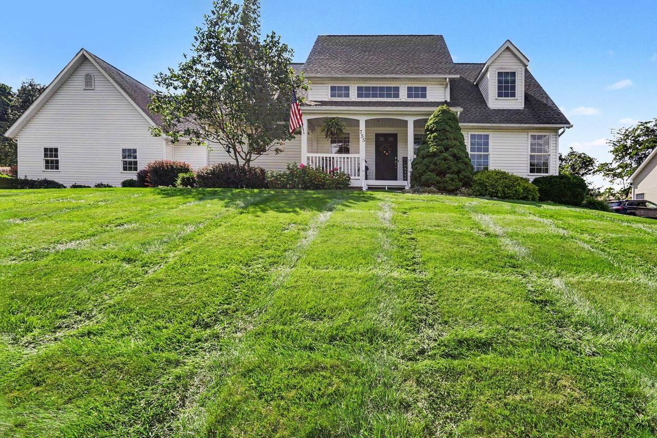 755 Quarry View Drive - Photo 1