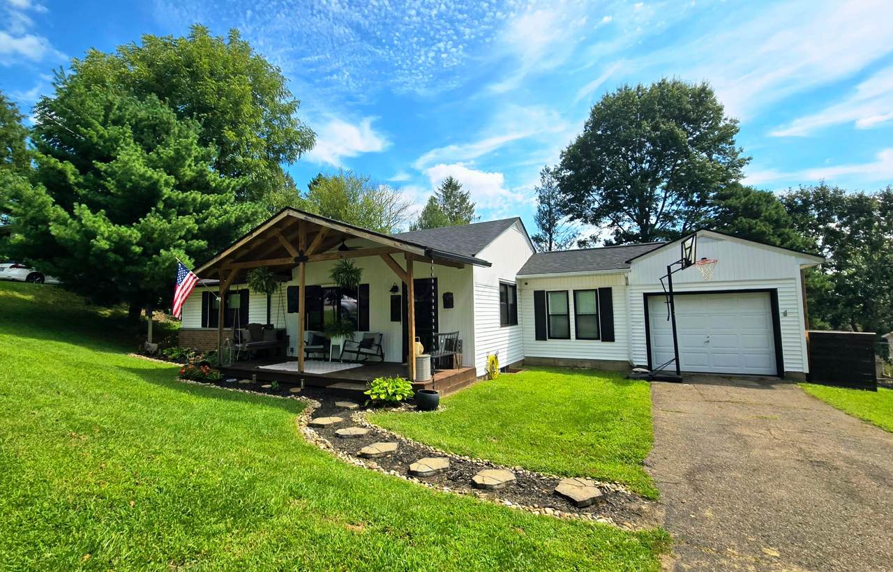 720 Wood Street - Photo 1