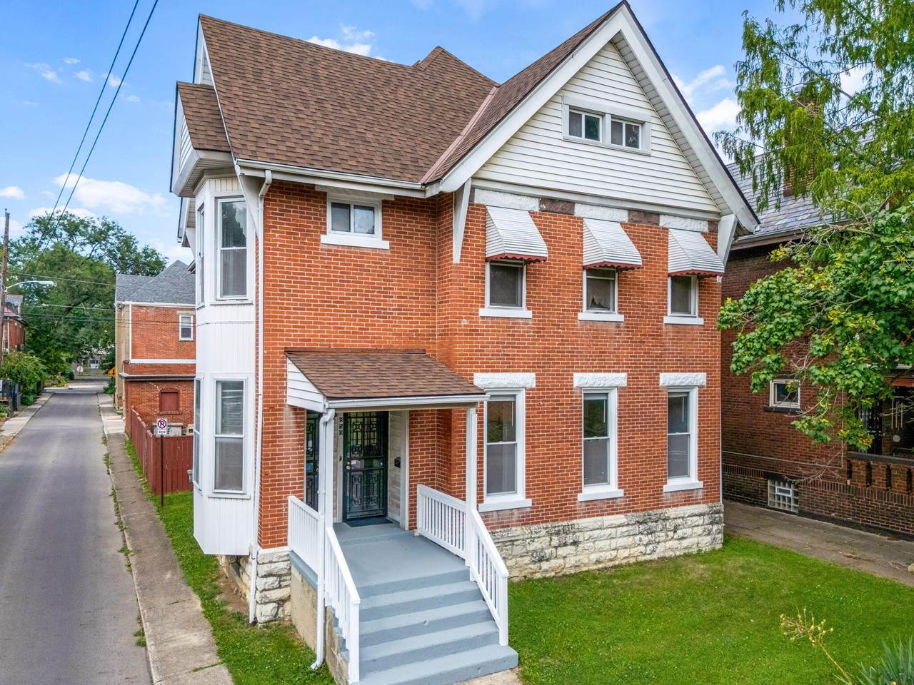 848-850 Franklin Avenue - Photo 1