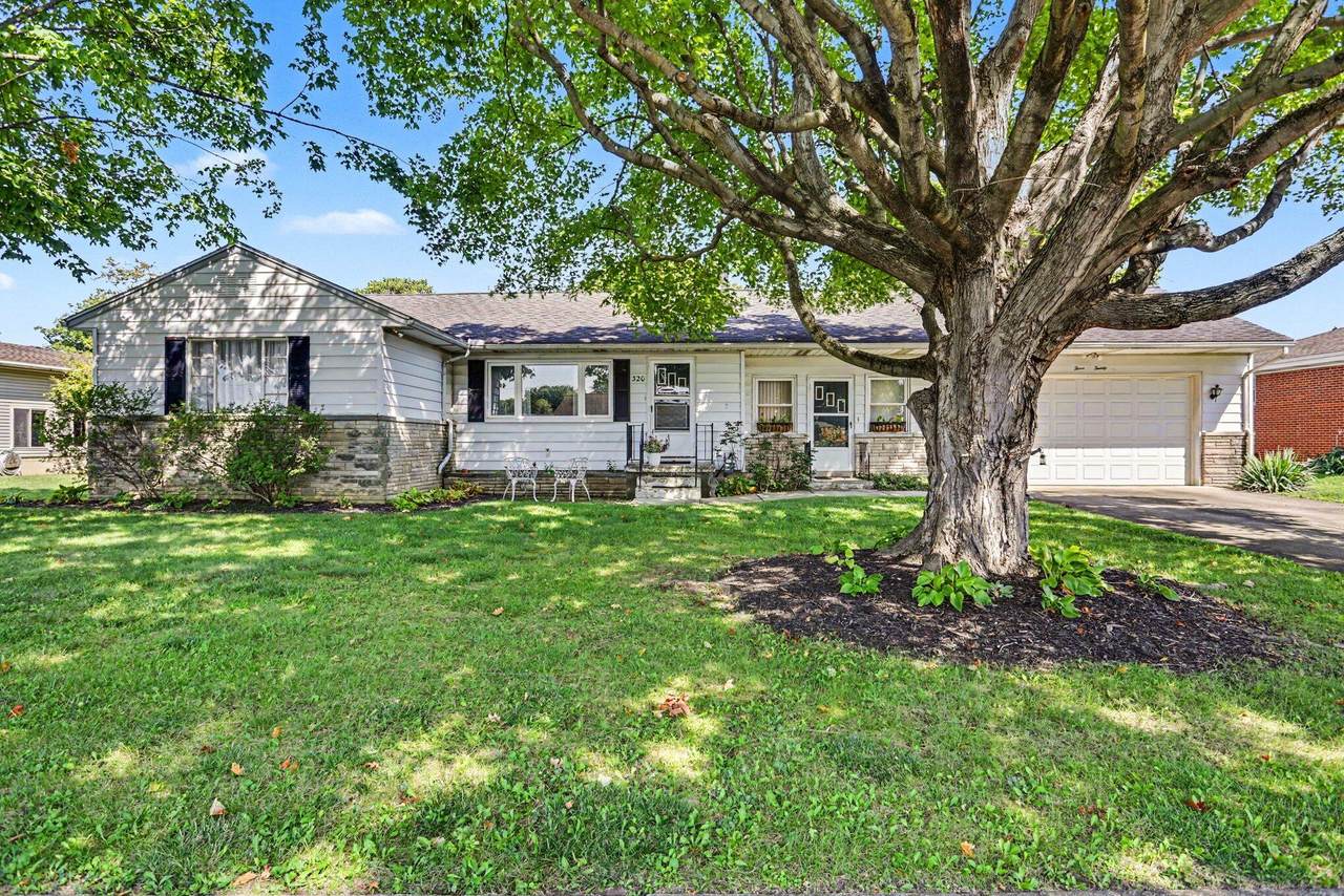 320 Peggy Lane - Photo 1