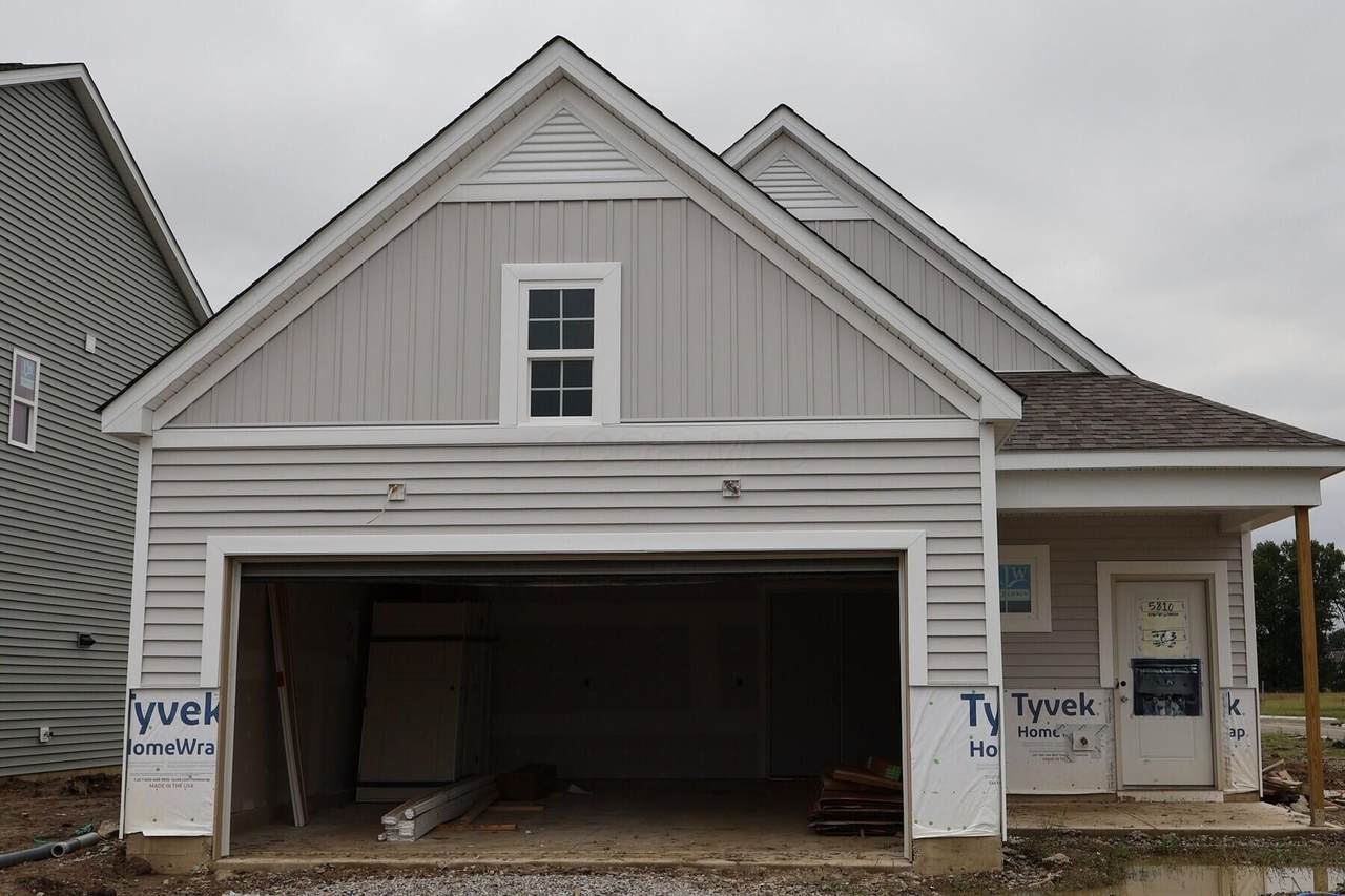 5810 Creekview Drive - Photo 1
