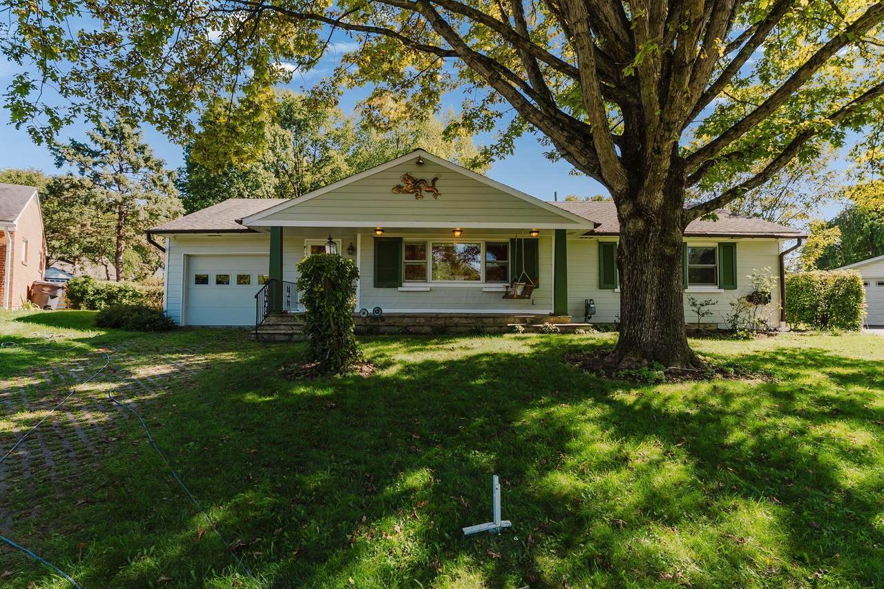 439 Granville Square - Photo 1