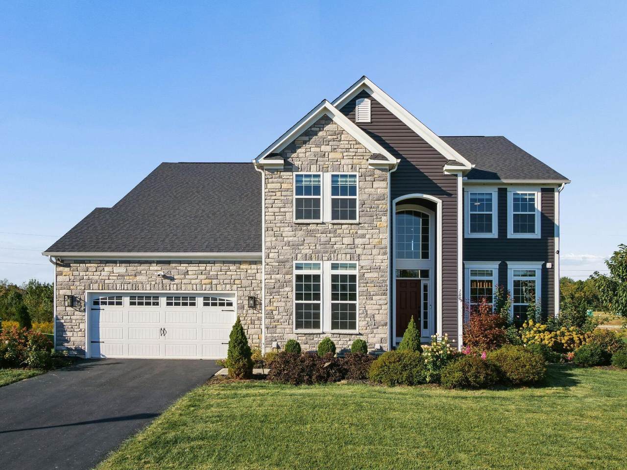 206 Ingleton Court - Photo 1