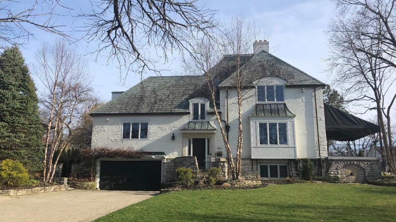 2237 Cambridge Boulevard - Photo 1