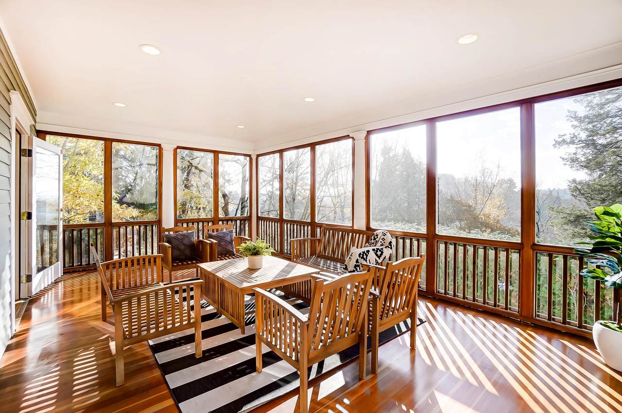 526 College Street - Photo 1