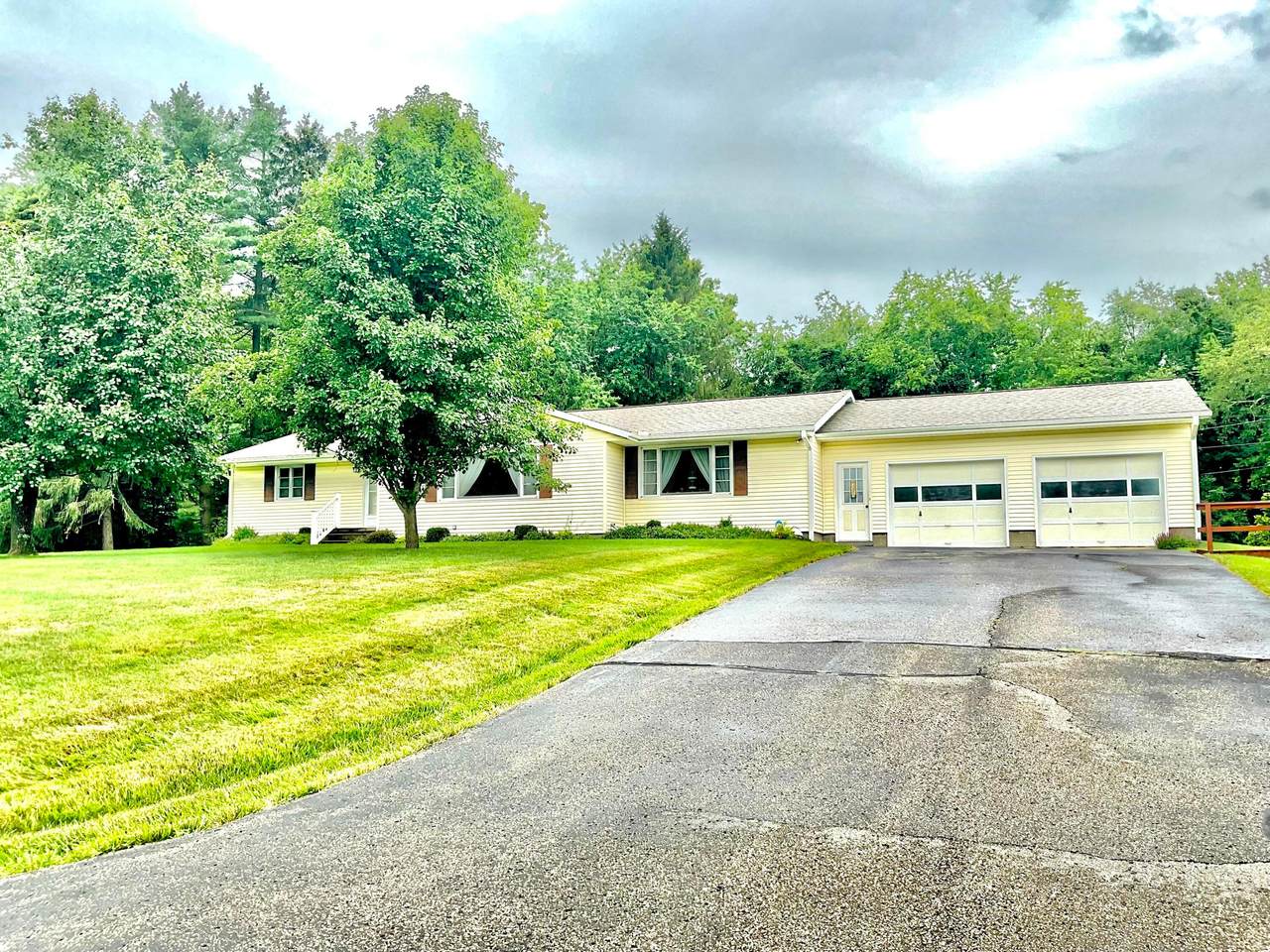 280 Delaware Drive - Photo 1