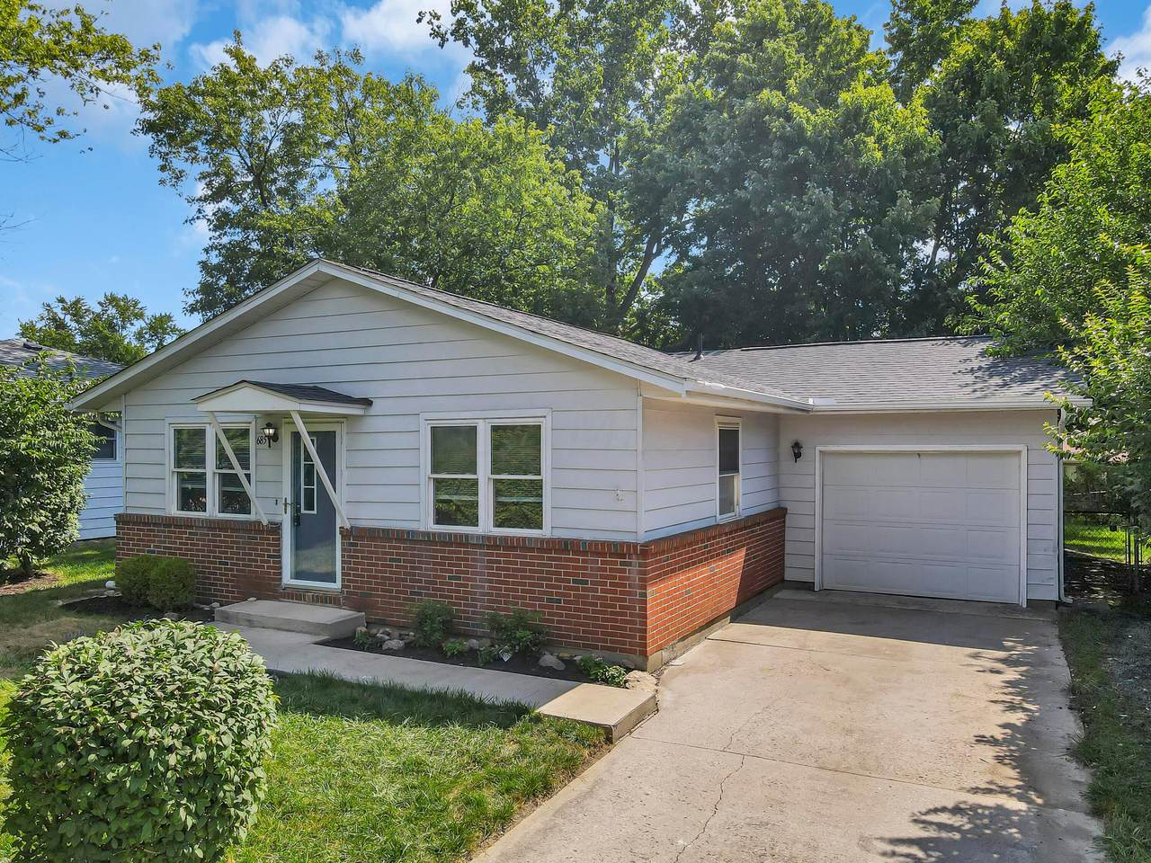 685 Liberty Road - Photo 1