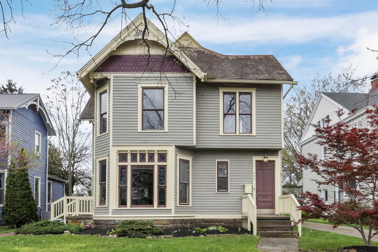 423 Hudson Avenue - Photo 1