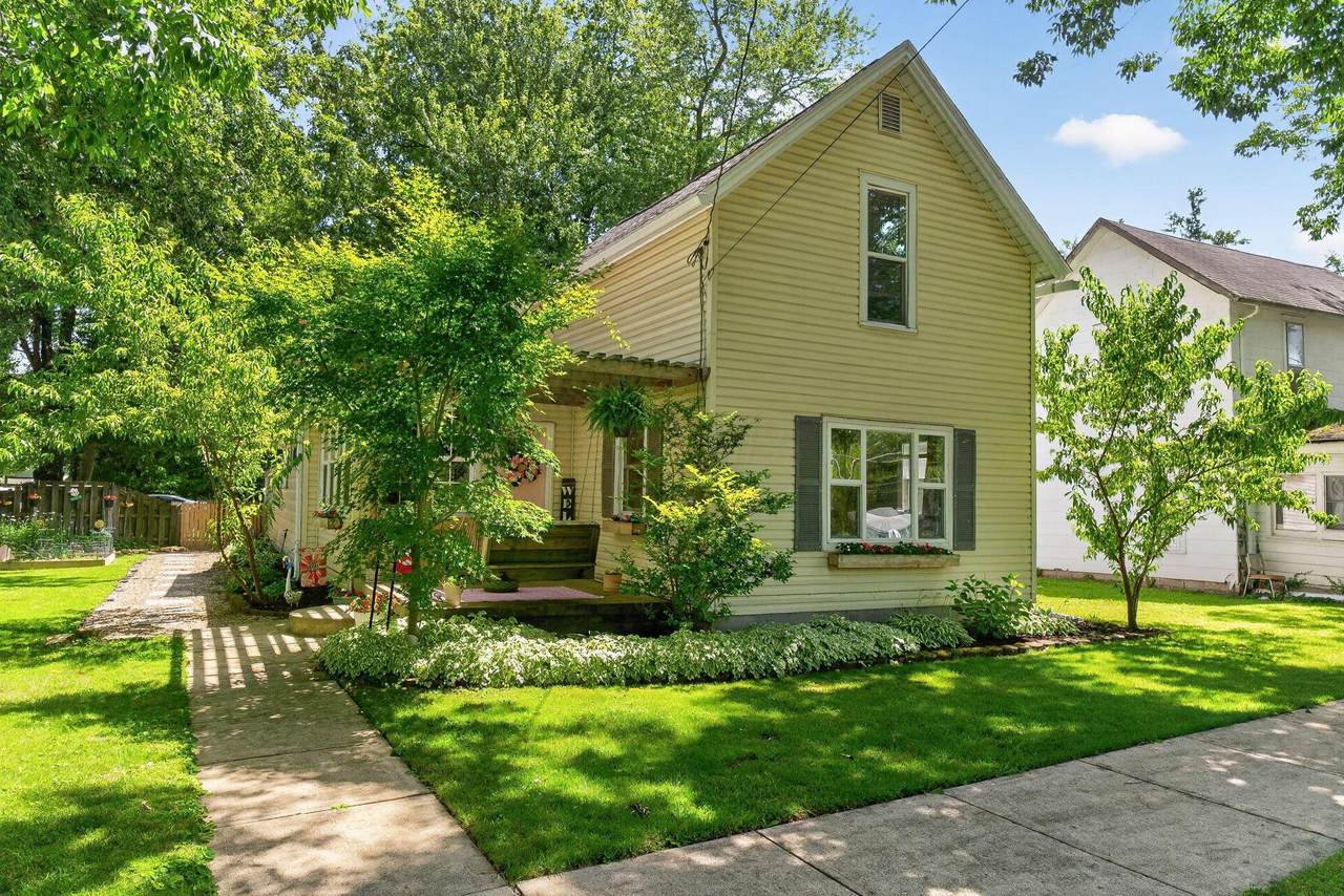 204 Blagrove Street - Photo 1