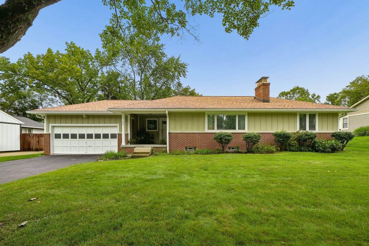 2106 Springhill Drive - Photo 1