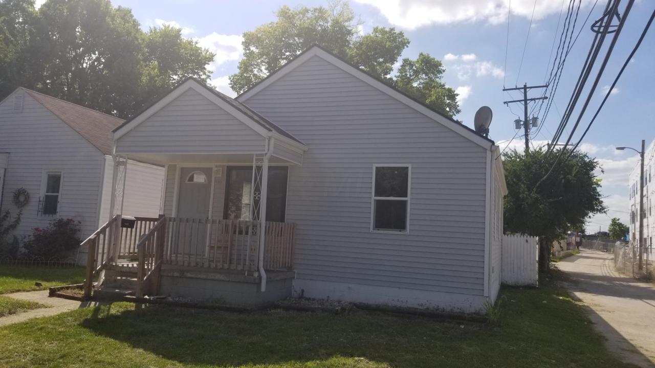 909 Seymour Avenue - Photo 1