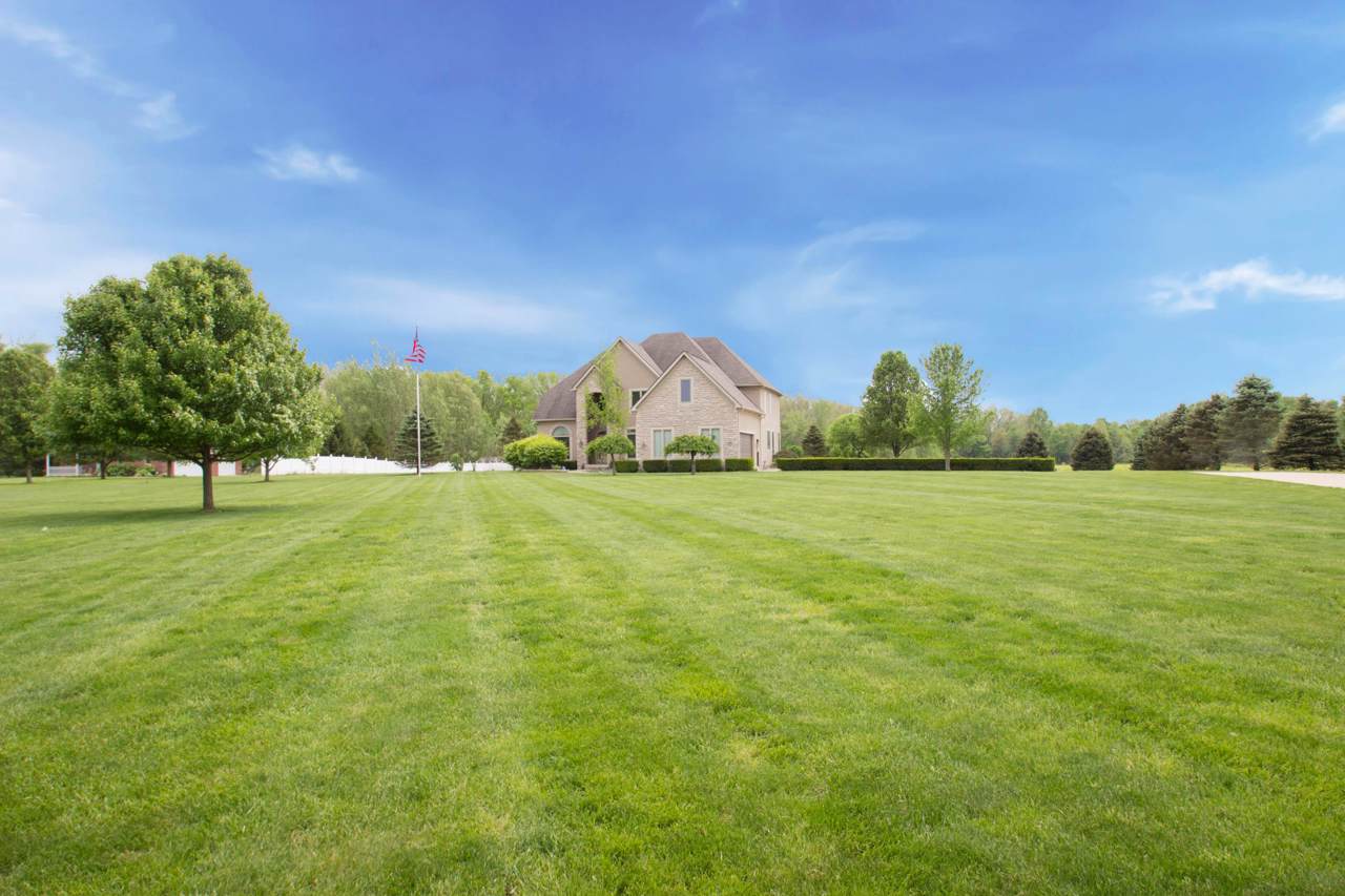 7733 Refugee Road - Photo 1