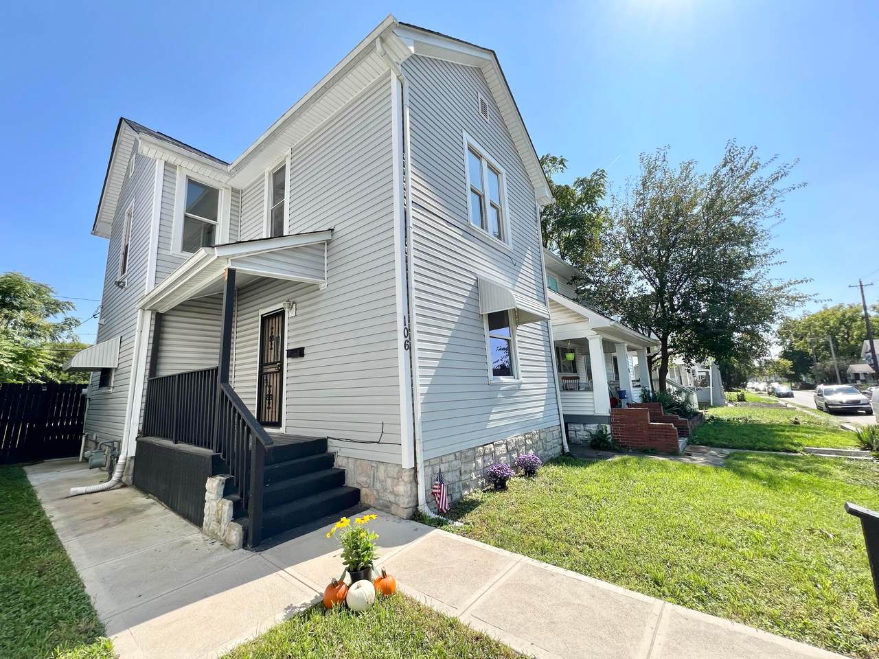 106 Oakley Avenue - Photo 1