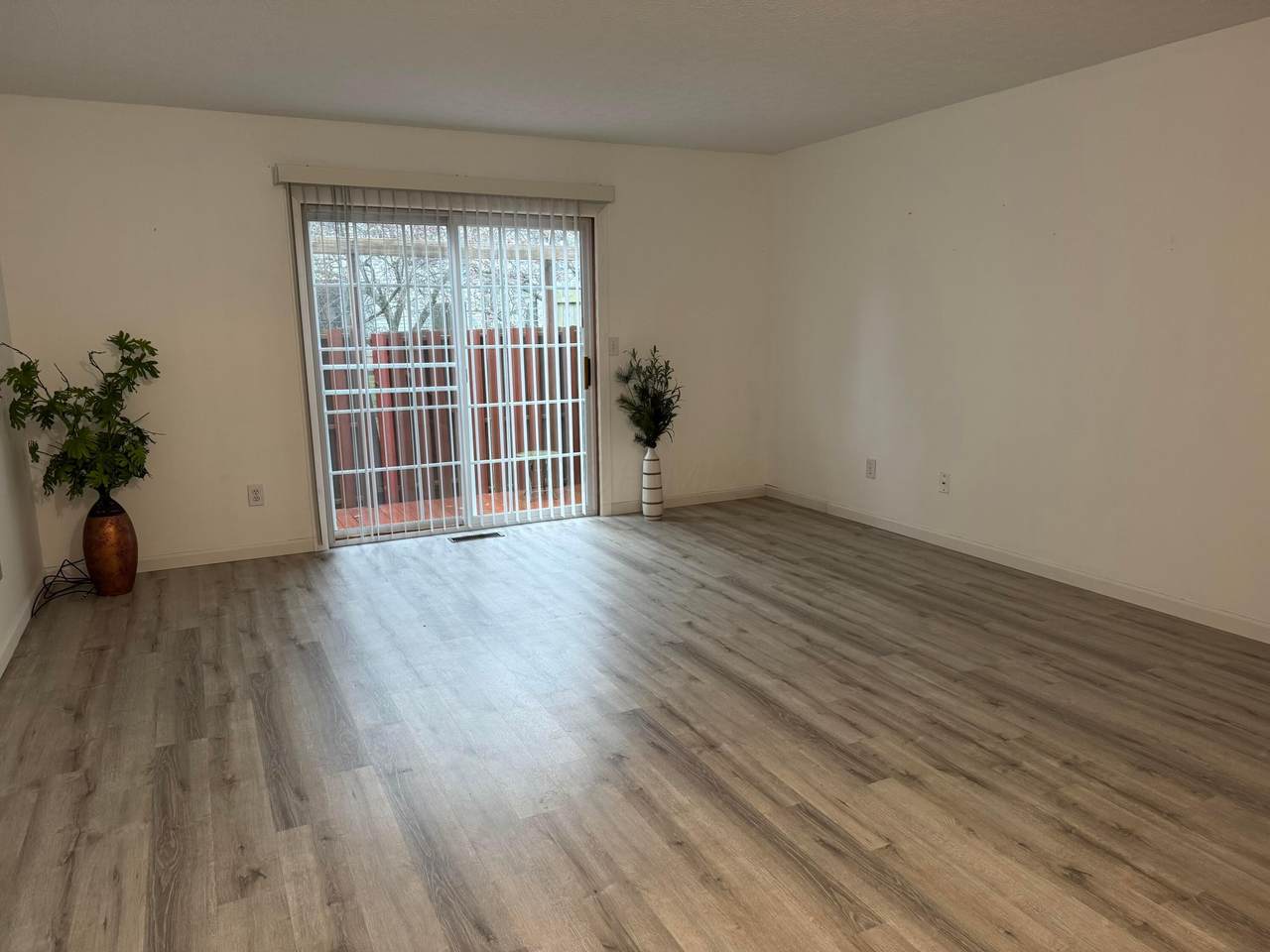 184-44E Macandrews Way - Photo 1