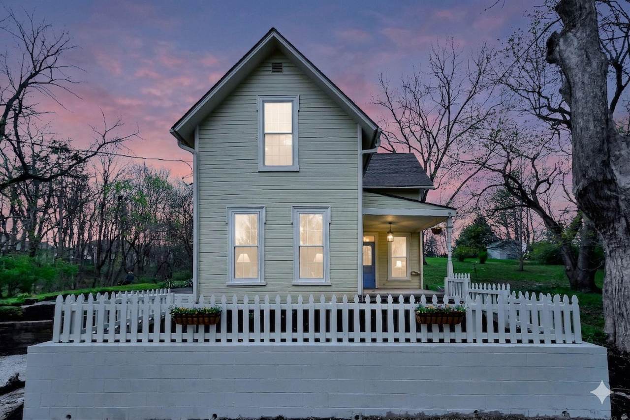 1490 Stratford Road - Photo 1