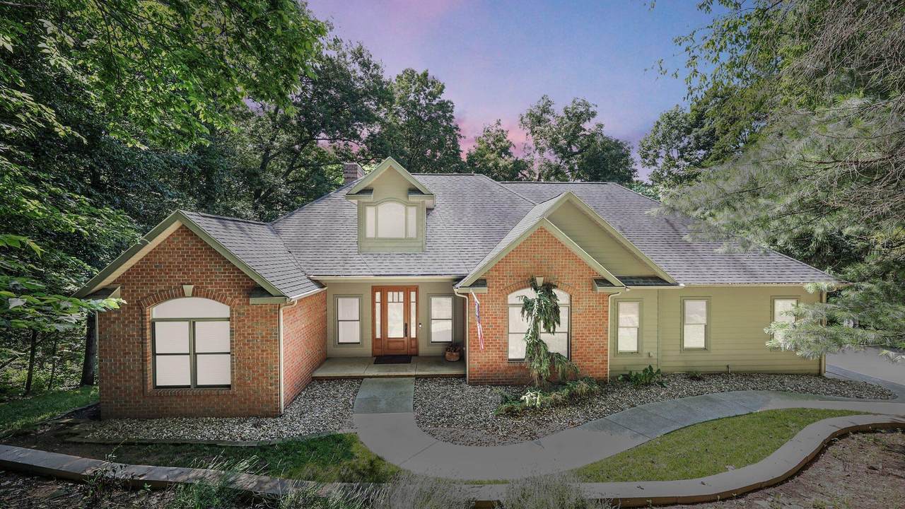 246 Pinehurst Drive - Photo 1