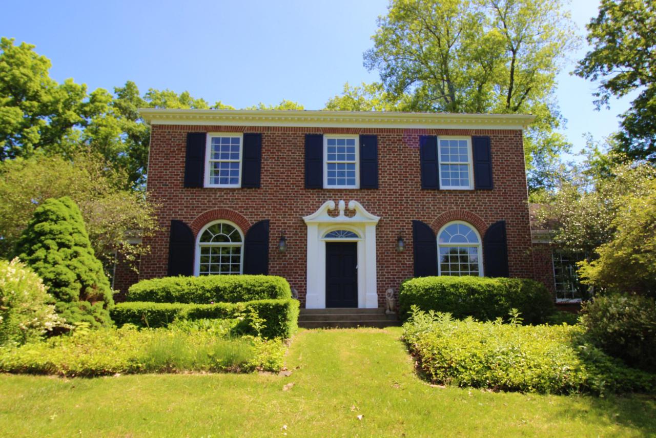 248 Thornewood Drive - Photo 1