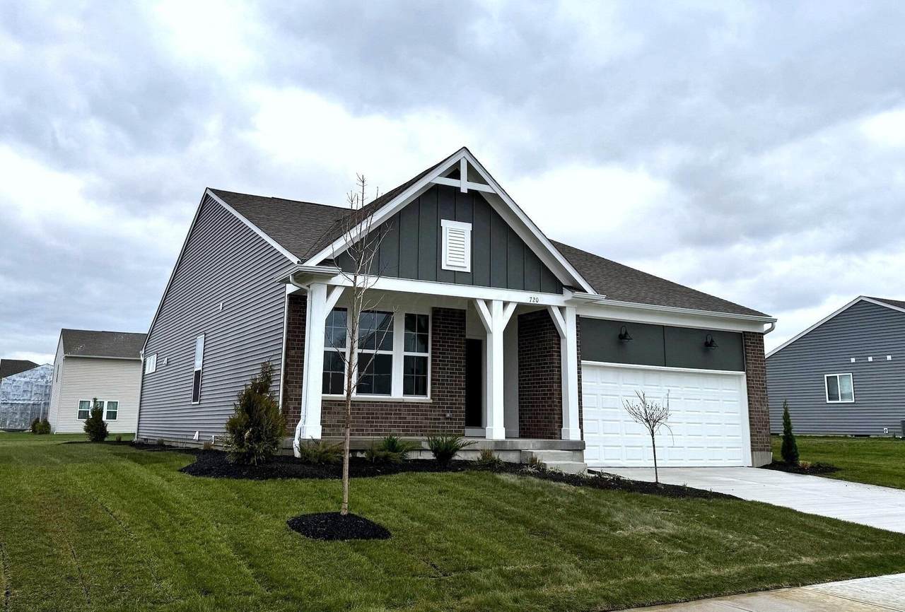 720 Hunters Run Drive - Photo 1