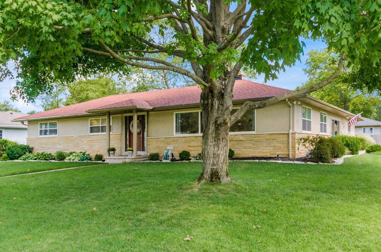 2560 Donna Drive - Photo 1
