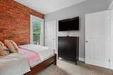 288 Kelton Avenue - Photo 18