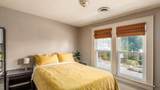 301 Oak Street - Photo 10