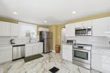 940 Kelton Avenue - Photo 10