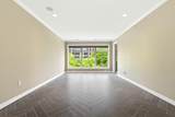 250-305 Daniel Burnham Square - Photo 10