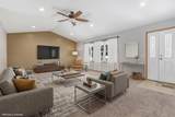 2039 Oakview Drive - Photo 9