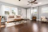 2622 Elliott Avenue - Photo 3