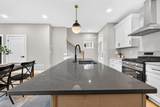 977 Oak Street - Photo 11