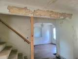 1081 Kelton Avenue - Photo 11