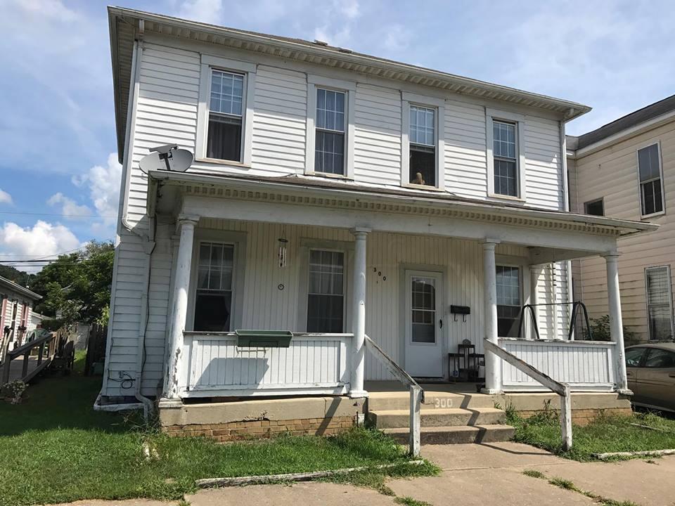 300 Washington Street - Photo 1
