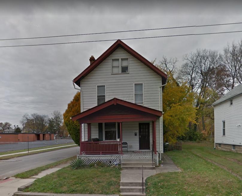 711 Kelton Avenue - Photo 1