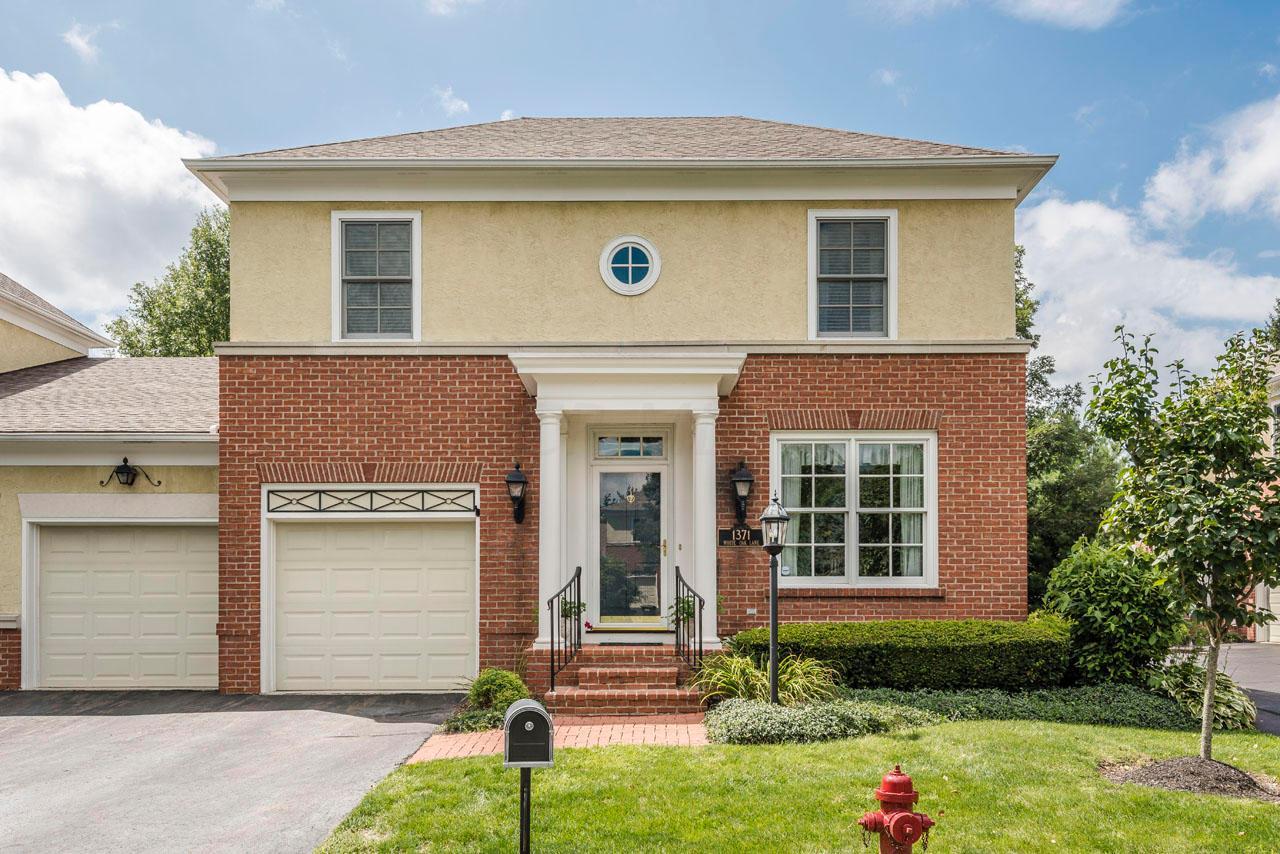 1371 White Oak Lane - Photo 1